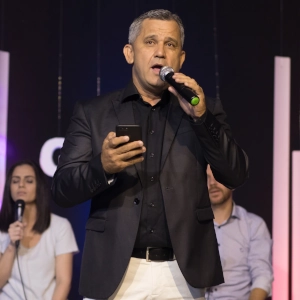 Pr. Carlos